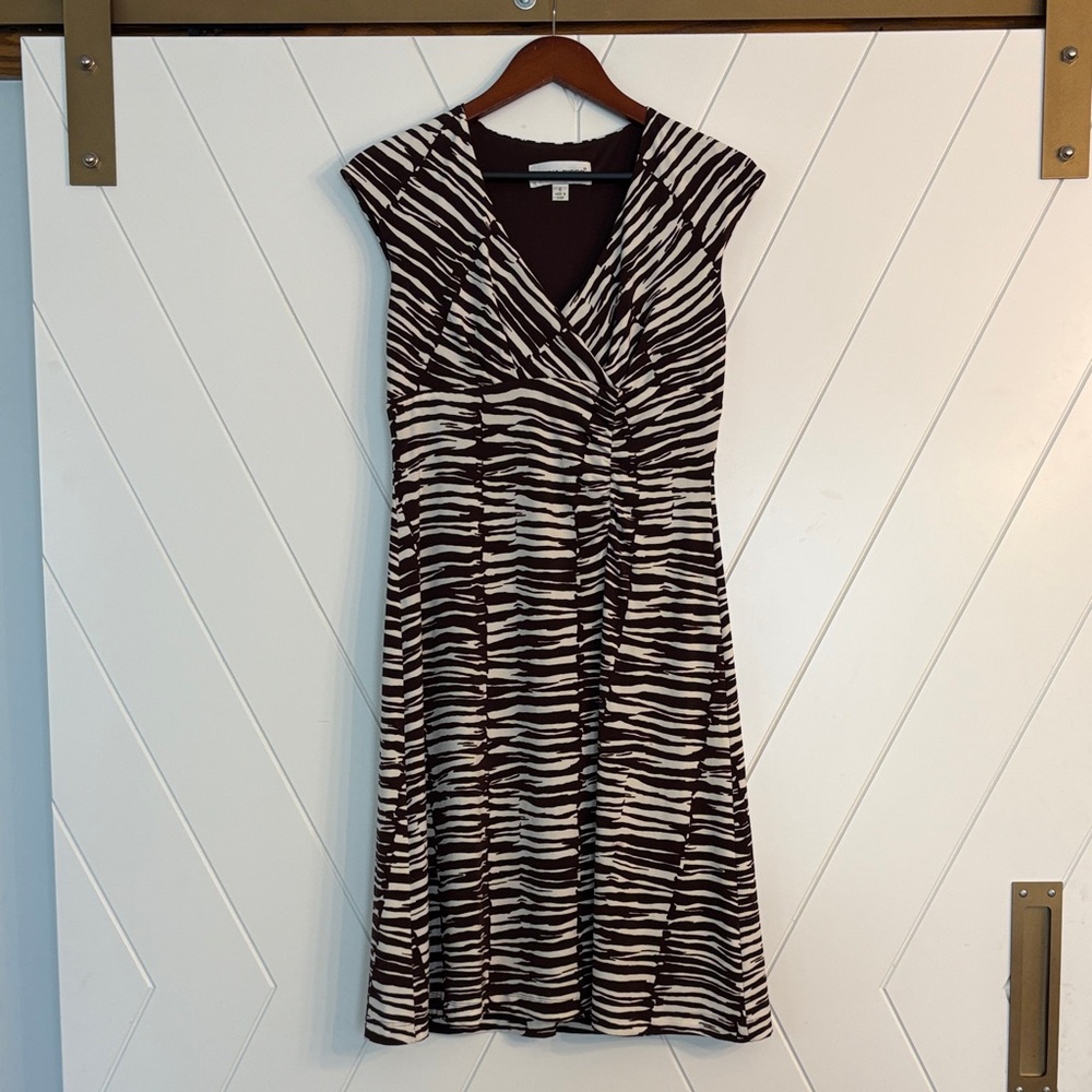 🖤 Donna Ricco Brown Zebra Print Faux Wrap Dress – Size 6